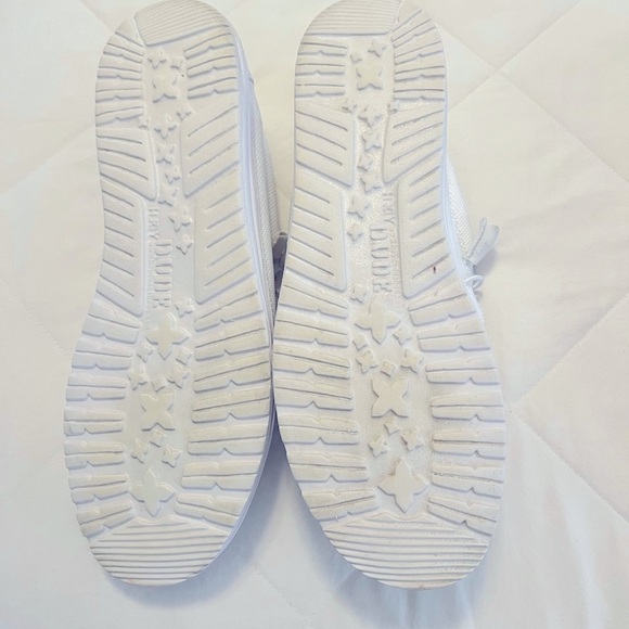 2 pairs of Hey Dude Men's White Casual Shoes
Price is for both pairs together!! - Picture 2 of 8